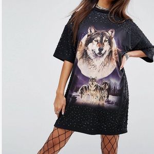 T-Shirt Dress with Wolf Print & Embellishments
